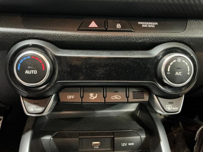 Kia Rio IV 1.0i T-GDi 100 12V Sloopvoertuig (2022, Grijs)