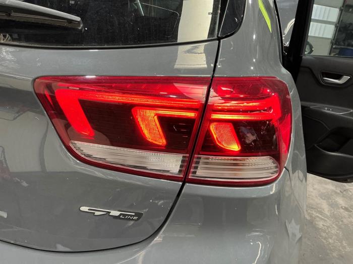 Kia Rio IV 1.0i T-GDi 100 12V Sloopvoertuig (2022, Grijs)