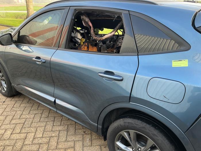 Ford Kuga III 2.5 PHEV 16V Sloopvoertuig (2023, Metallic, Blauw)