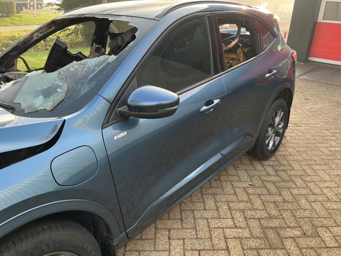 Ford Kuga III 2.5 PHEV 16V Sloopvoertuig (2023, Metallic, Blauw)