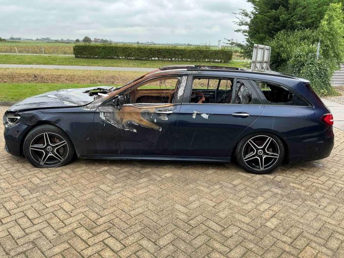 Mercedes E Estate E-200d 1.6 Turbo 16V Sloopvoertuig (2021, Blauw)