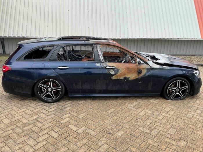 Mercedes E Estate E-200d 1.6 Turbo 16V Sloopvoertuig (2021, Blauw)