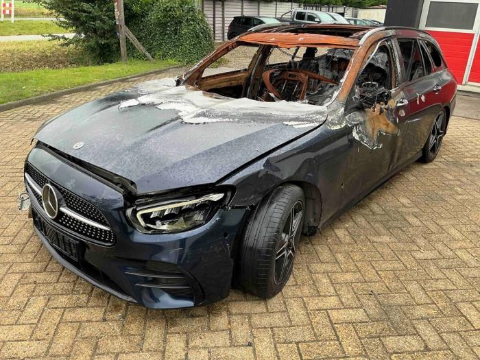 Mercedes E Estate E-200d 1.6 Turbo 16V Sloopvoertuig (2021, Blauw)
