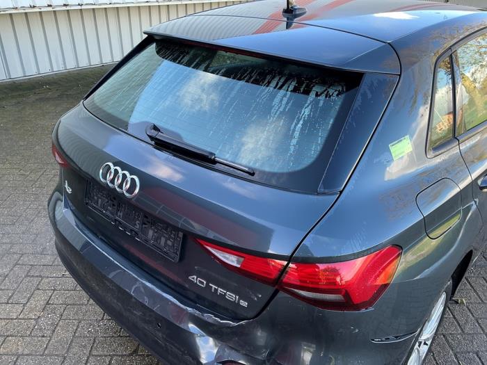 Audi A3 Sportback 1.4 40 TFSIe 16V Sloopvoertuig (2021, Metallic, Zilvergrijs)