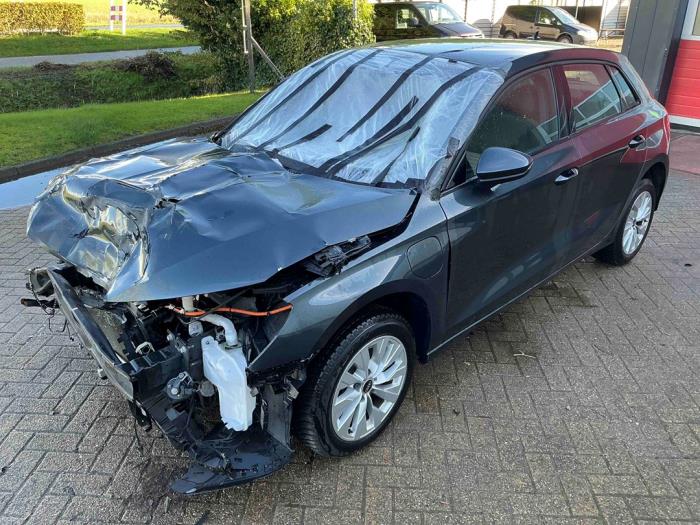 Audi A3 Sportback 1.4 40 TFSIe 16V Sloopvoertuig (2021, Metallic, Zilvergrijs)