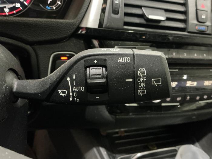 BMW 3 serie Touring 320d xDrive 2.0 16V Sloopvoertuig (2019, Metallic, Zwart)