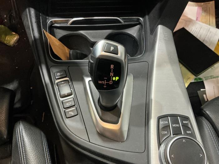 BMW 3 serie Touring 320d xDrive 2.0 16V Sloopvoertuig (2019, Metallic, Zwart)