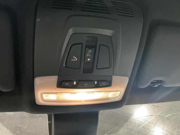 BMW 3 serie Touring 320d xDrive 2.0 16V Sloopvoertuig (2019, Metallic, Zwart)