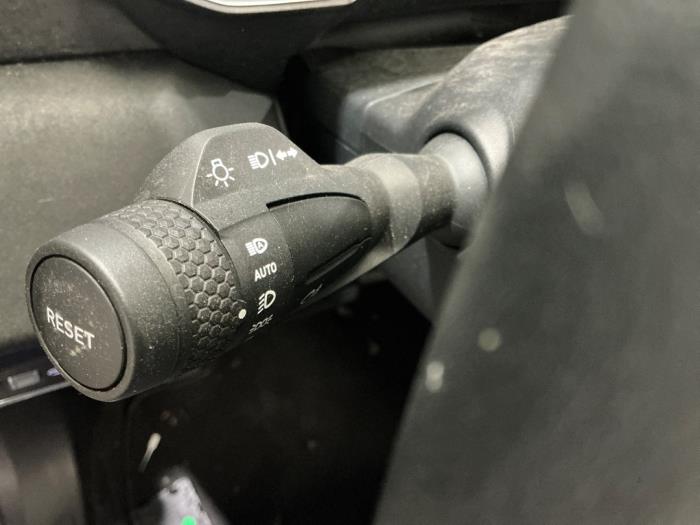 Lynk & Co 01 1.5 PHEV Sloopvoertuig (2022, Metallic, Zwart)