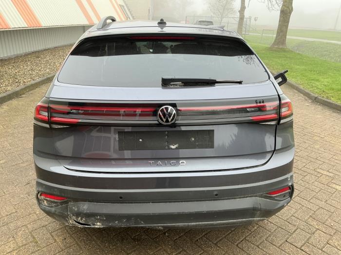 Volkswagen Taigo 1.5 TSI 16V Sloopvoertuig (2025, Metallic, Zilvergrijs)