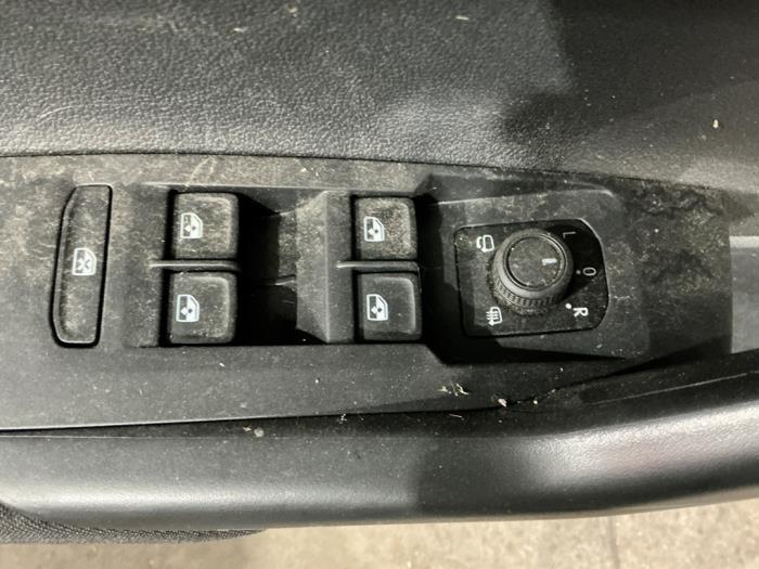 Volkswagen Taigo 1.5 TSI 16V Sloopvoertuig (2025, Metallic, Zilvergrijs)