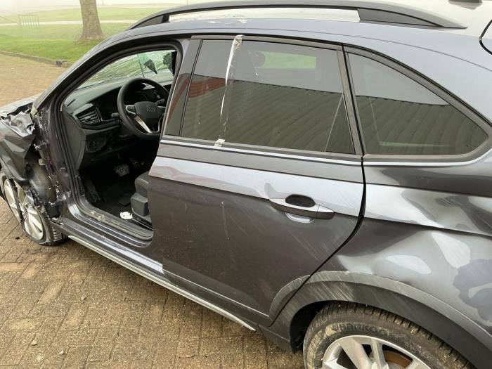 Volkswagen Taigo 1.5 TSI 16V Sloopvoertuig (2025, Metallic, Zilvergrijs)