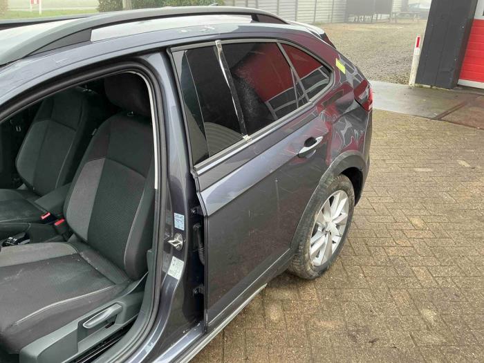 Volkswagen Taigo 1.5 TSI 16V Sloopvoertuig (2025, Metallic, Zilvergrijs)