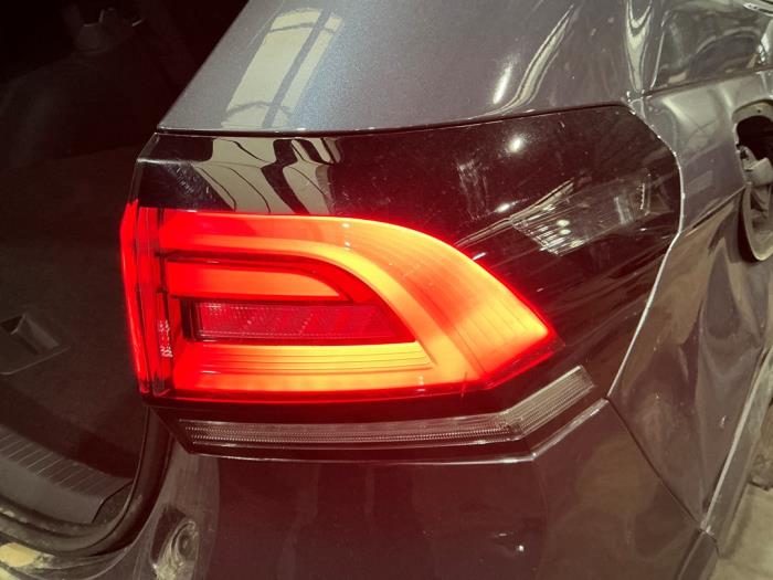 Volkswagen Taigo 1.5 TSI 16V Sloopvoertuig (2025, Metallic, Zilvergrijs)