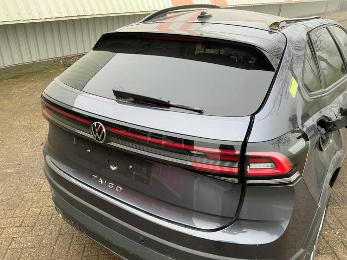 Volkswagen Taigo 1.5 TSI 16V Sloopvoertuig (2025, Metallic, Zilvergrijs)