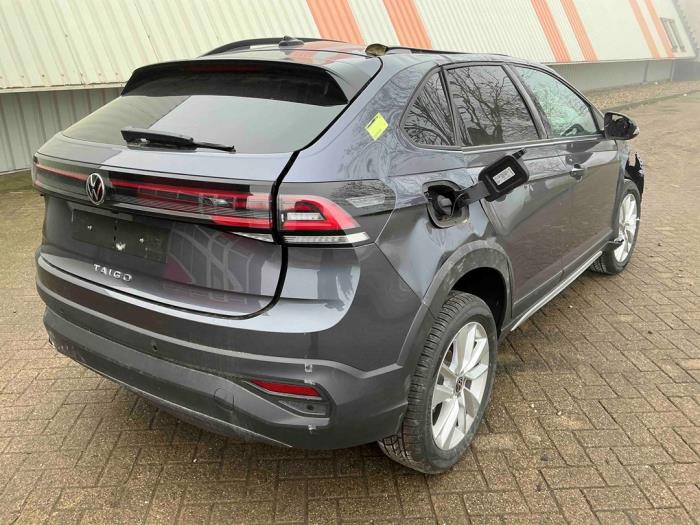 Volkswagen Taigo 1.5 TSI 16V Sloopvoertuig (2025, Metallic, Zilvergrijs)