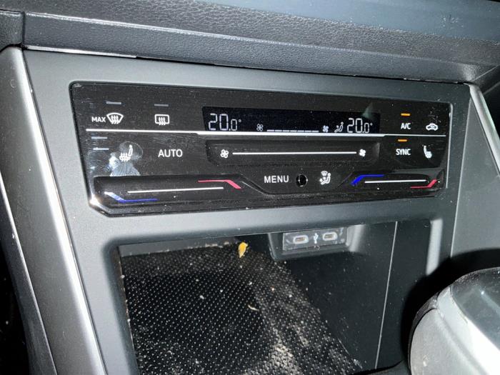 Volkswagen Taigo 1.5 TSI 16V Sloopvoertuig (2025, Metallic, Zilvergrijs)