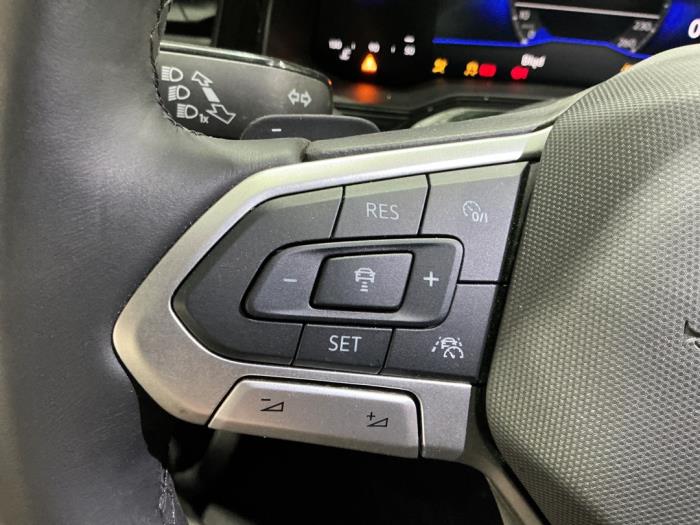 Volkswagen Taigo 1.5 TSI 16V Sloopvoertuig (2025, Metallic, Zilvergrijs)