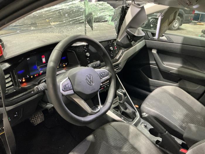 Volkswagen Taigo 1.5 TSI 16V Sloopvoertuig (2025, Metallic, Zilvergrijs)