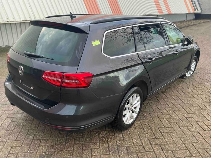 Volkswagen Passat Variant 1.6 TDI 16V Sloopvoertuig (2019, Metallic, Zilvergrijs)