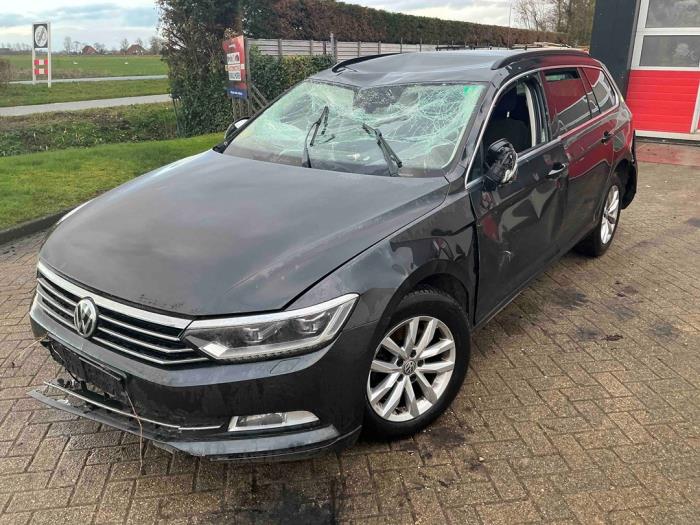 Volkswagen Passat Variant 1.6 TDI 16V Sloopvoertuig (2019, Metallic, Zilvergrijs)
