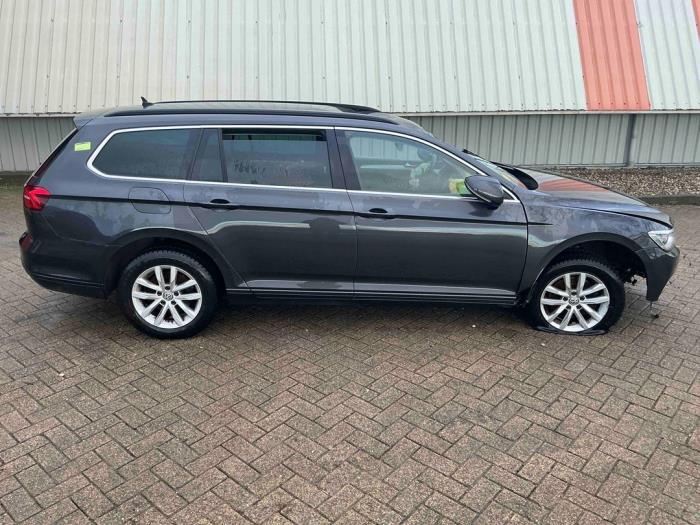 Volkswagen Passat Variant 1.6 TDI 16V Sloopvoertuig (2019, Metallic, Zilvergrijs)