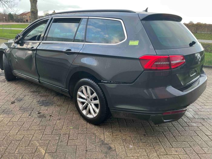 Volkswagen Passat Variant 1.6 TDI 16V Sloopvoertuig (2019, Metallic, Zilvergrijs)