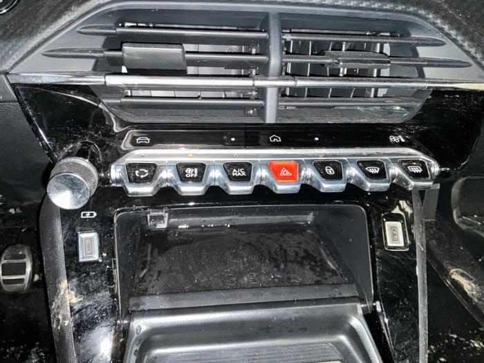 Peugeot 208 II 1.2 Vti 12V PureTech 100 Sloopvoertuig (2025, Grijs)