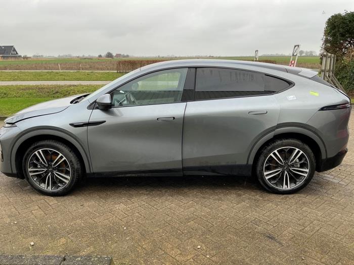 XPENG G6 AWD Performance Sloopvoertuig (2025, Metallic, Zilvergrijs)