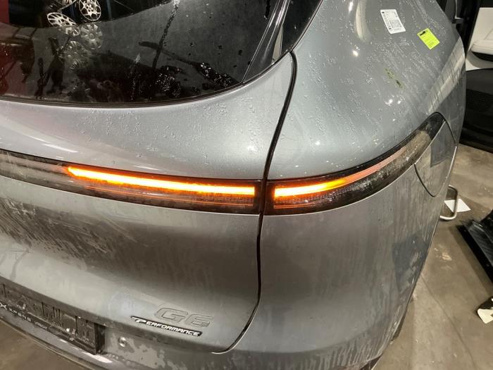 XPENG G6 AWD Performance Sloopvoertuig (2025, Metallic, Zilvergrijs)