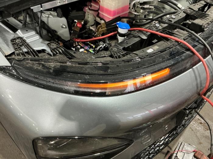 XPENG G6 AWD Performance Sloopvoertuig (2025, Metallic, Zilvergrijs)