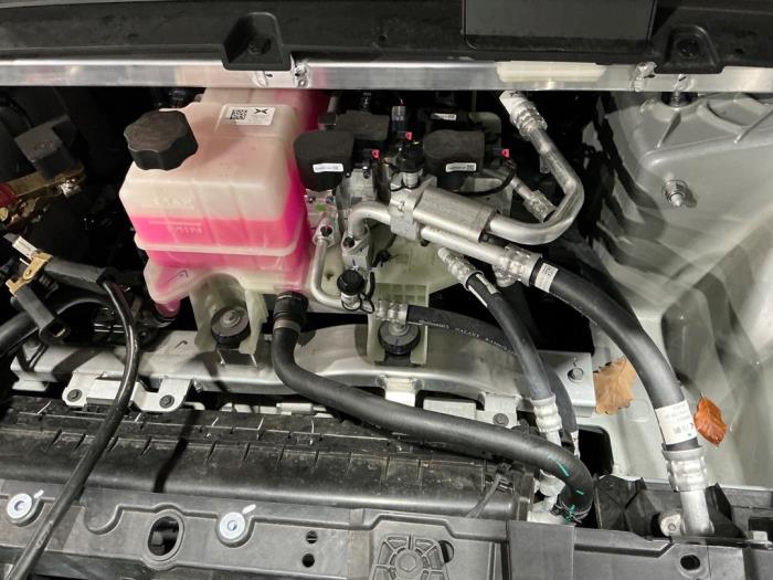 XPENG G6 AWD Performance Sloopvoertuig (2025, Metallic, Zilvergrijs)