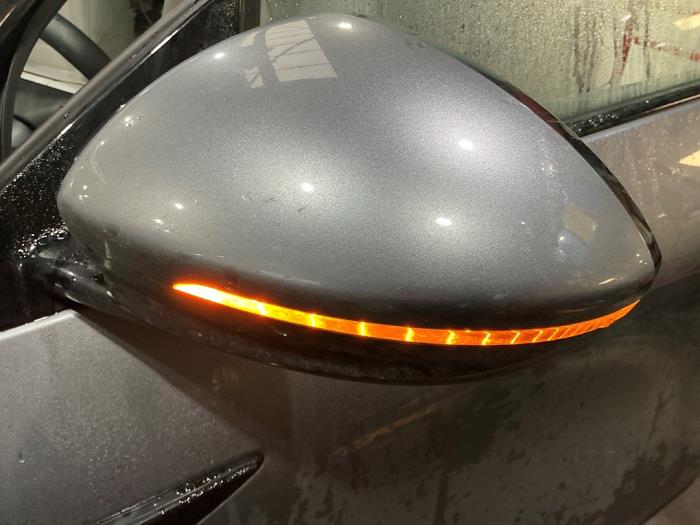 XPENG G6 AWD Performance Sloopvoertuig (2025, Metallic, Zilvergrijs)