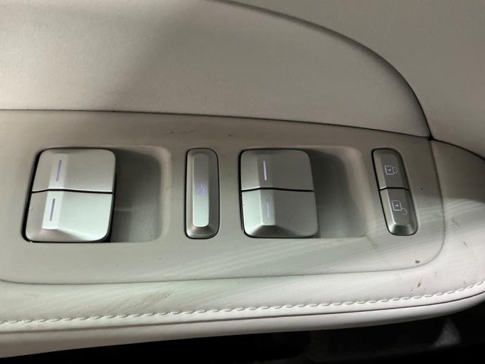 XPENG G6 AWD Performance Sloopvoertuig (2025, Metallic, Zilvergrijs)