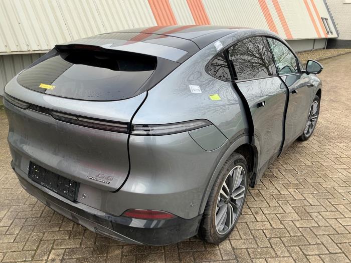 XPENG G6 AWD Performance Sloopvoertuig (2025, Metallic, Zilvergrijs)