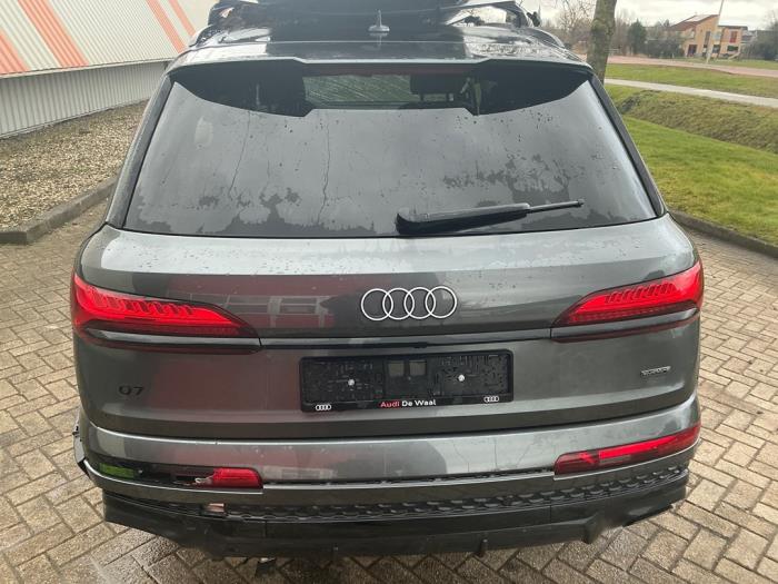 Audi Q7 3.0 V6 24V 55 TFSI e Sloopvoertuig (2025, Metallic, Zilvergrijs)