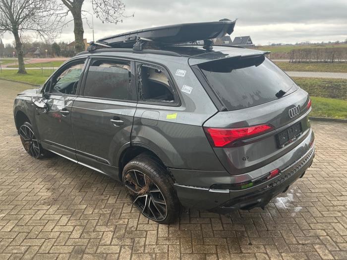 Audi Q7 3.0 V6 24V 55 TFSI e Sloopvoertuig (2025, Metallic, Zilvergrijs)