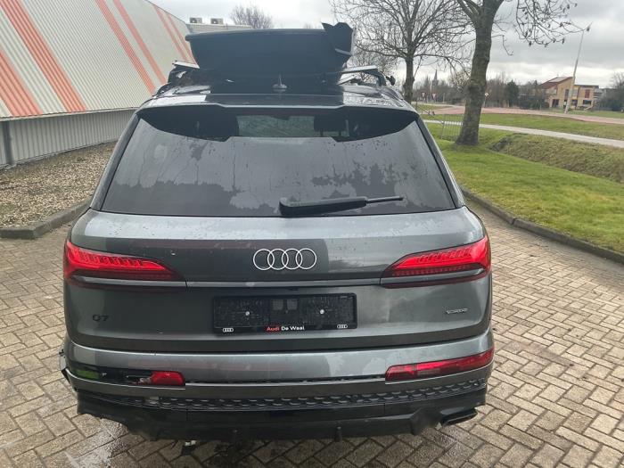 Audi Q7 3.0 V6 24V 55 TFSI e Sloopvoertuig (2025, Metallic, Zilvergrijs)