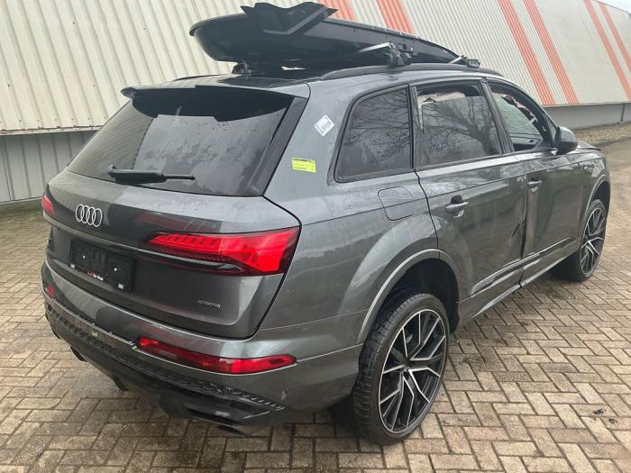 Audi Q7 3.0 V6 24V 55 TFSI e Sloopvoertuig (2025, Metallic, Zilvergrijs)