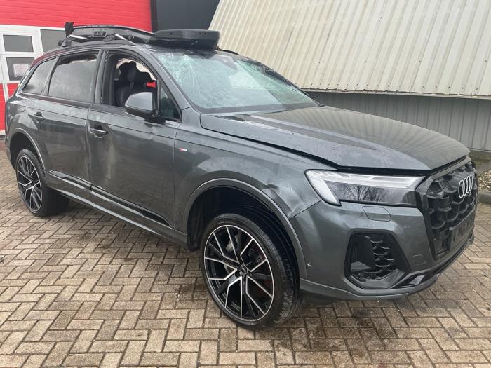 Audi Q7 3.0 V6 24V 55 TFSI e Sloopvoertuig (2025, Metallic, Zilvergrijs)
