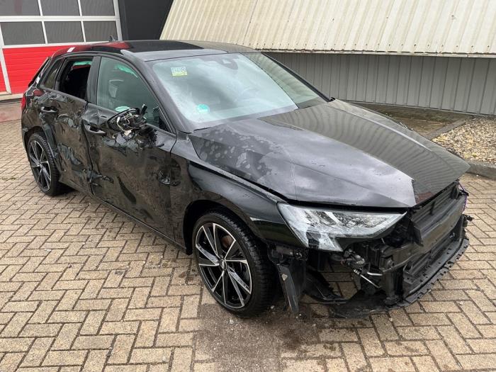 Audi A3 Sportback 2.0 30 TDI 16V Sloopvoertuig (2022, Zwart)