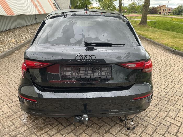 Audi A3 Sportback 2.0 30 TDI 16V Sloopvoertuig (2022, Zwart)