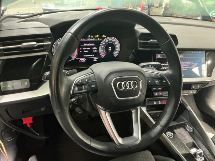 Audi A3 Sportback 2.0 30 TDI 16V Sloopvoertuig (2022, Zwart)