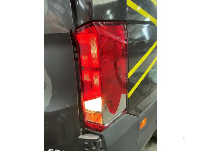 Volkswagen Crafter 2.0 TDI FWD Sloopvoertuig (2018, Metallic, Zilvergrijs)