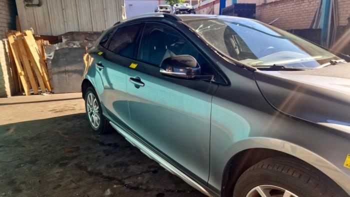 Volvo V40 Cross Country 1.5 T3 16V Geartronic Sloopvoertuig (2019, Grijs)