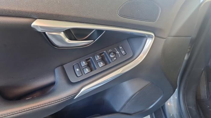 Volvo V40 Cross Country 1.5 T3 16V Geartronic Sloopvoertuig (2019, Grijs)