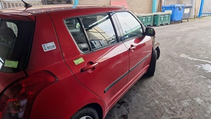 Suzuki Swift 1.3 VVT 16V Sloopvoertuig (2009, Rood)