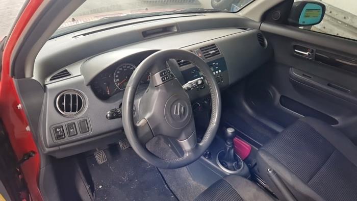 Suzuki Swift 1.3 VVT 16V Sloopvoertuig (2009, Rood)