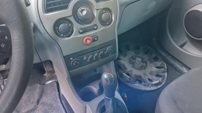 Renault Modus/Grand Modus 1.2 16V Sloopvoertuig (2010, Beige)