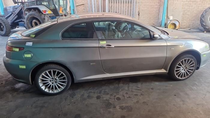 Alfa Romeo GT 1.8 Twin Spark 16V Sloopvoertuig (2005, Grijs)